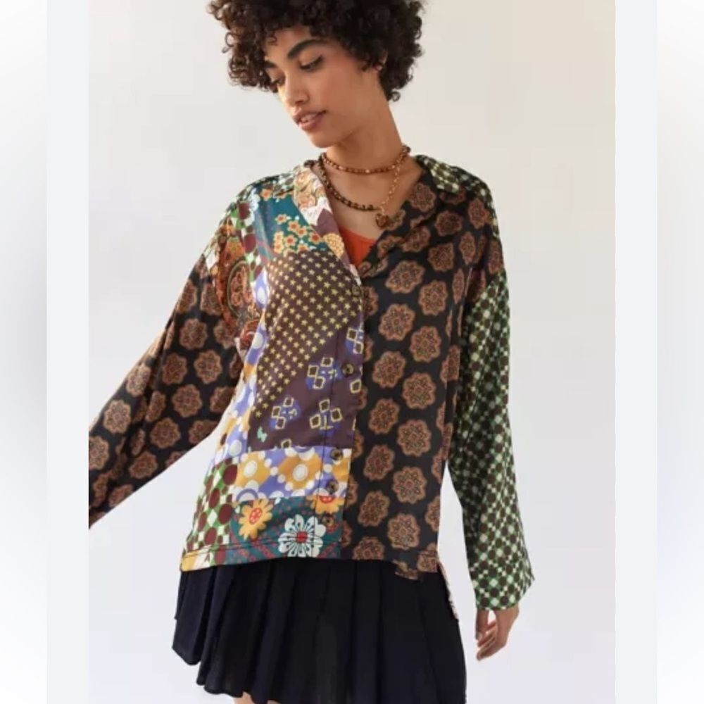 Urban Outfitters Supernova Souvenir Button-down Shirt small oversized